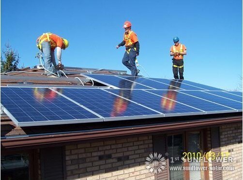 Solar panels for home usage Panneaux solaires pour usage domestique
